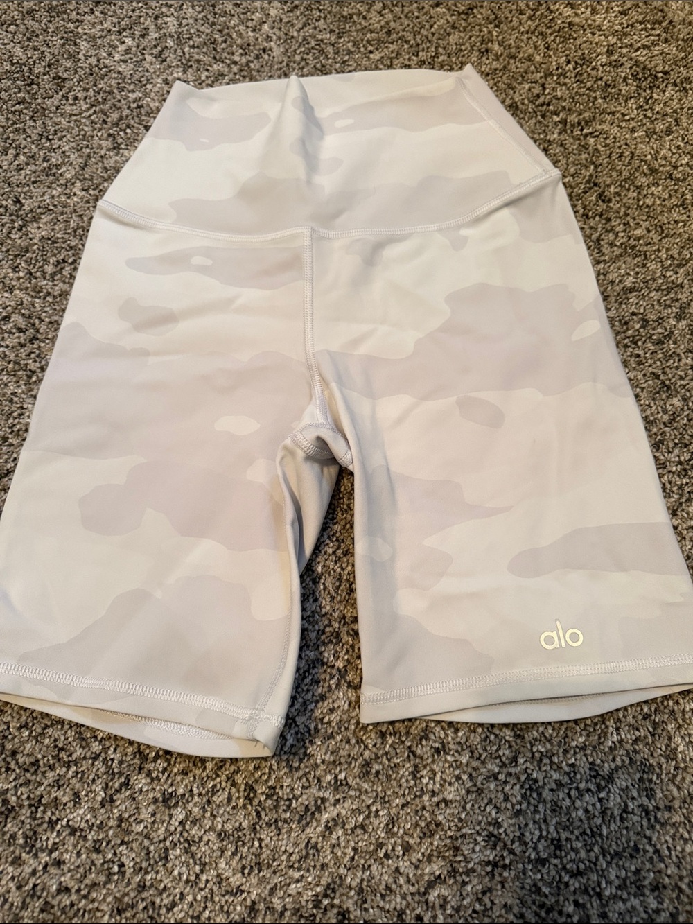 Alo High-Waist Biker Shorts in Light Camo